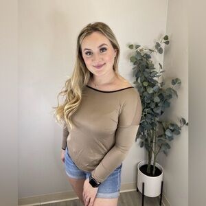 NWT Women’s long sleeve top, SZ-XL